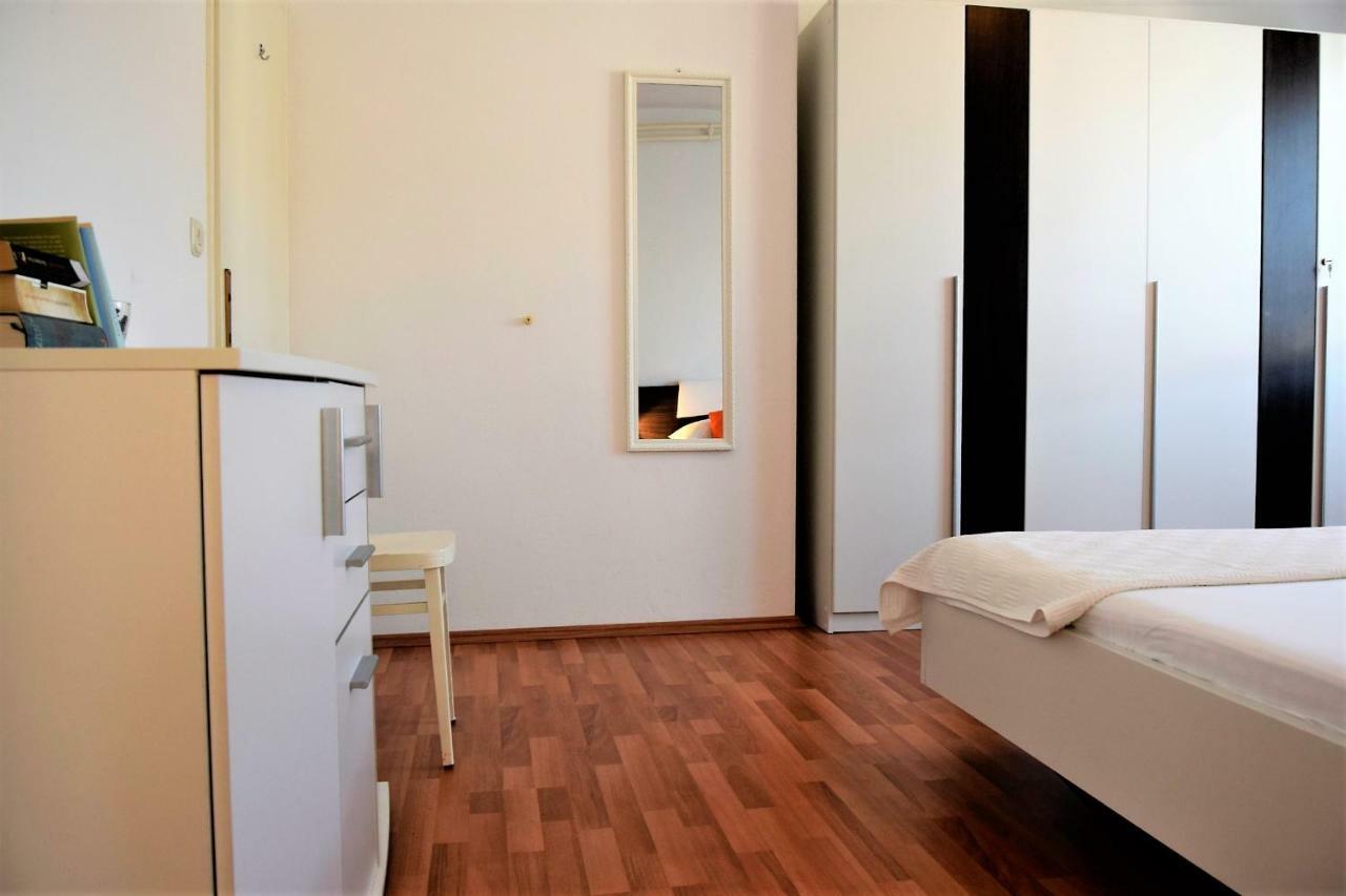 Miramar Apartments Banjol Exteriör bild